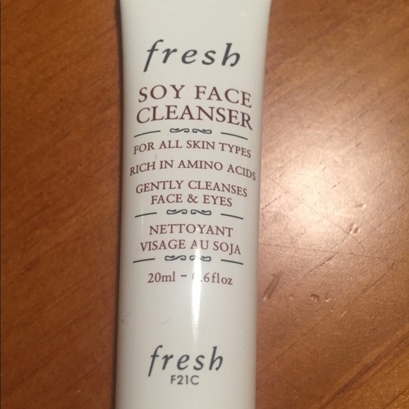 Fresh Soy Face Cleanser - Picture 4 of 9